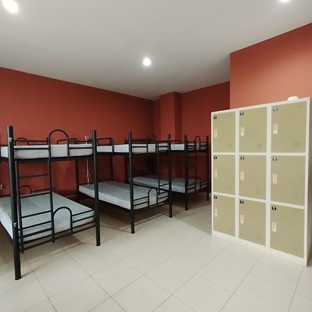 Footprints Xperience Hostel Mataram Bagian luar foto