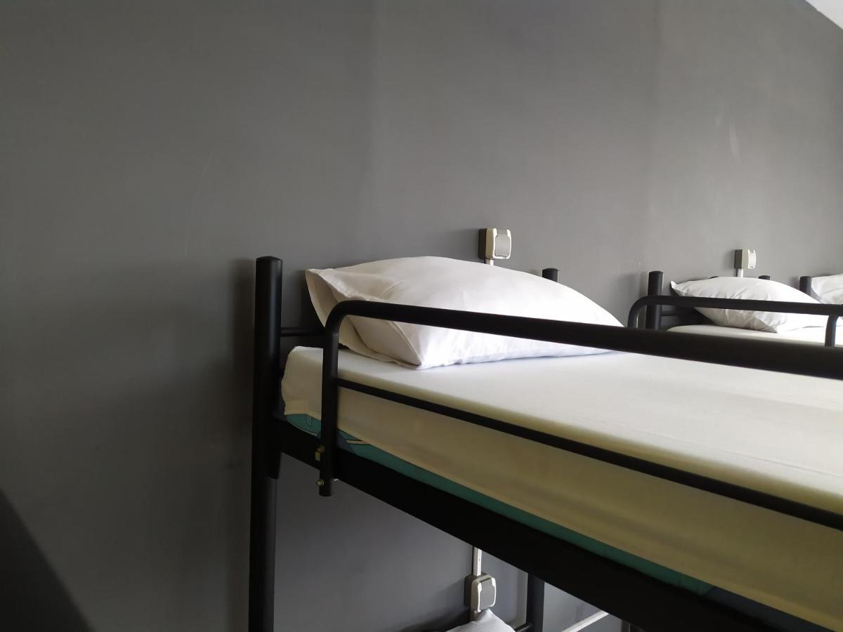 Footprints Xperience Hostel Mataram Bagian luar foto