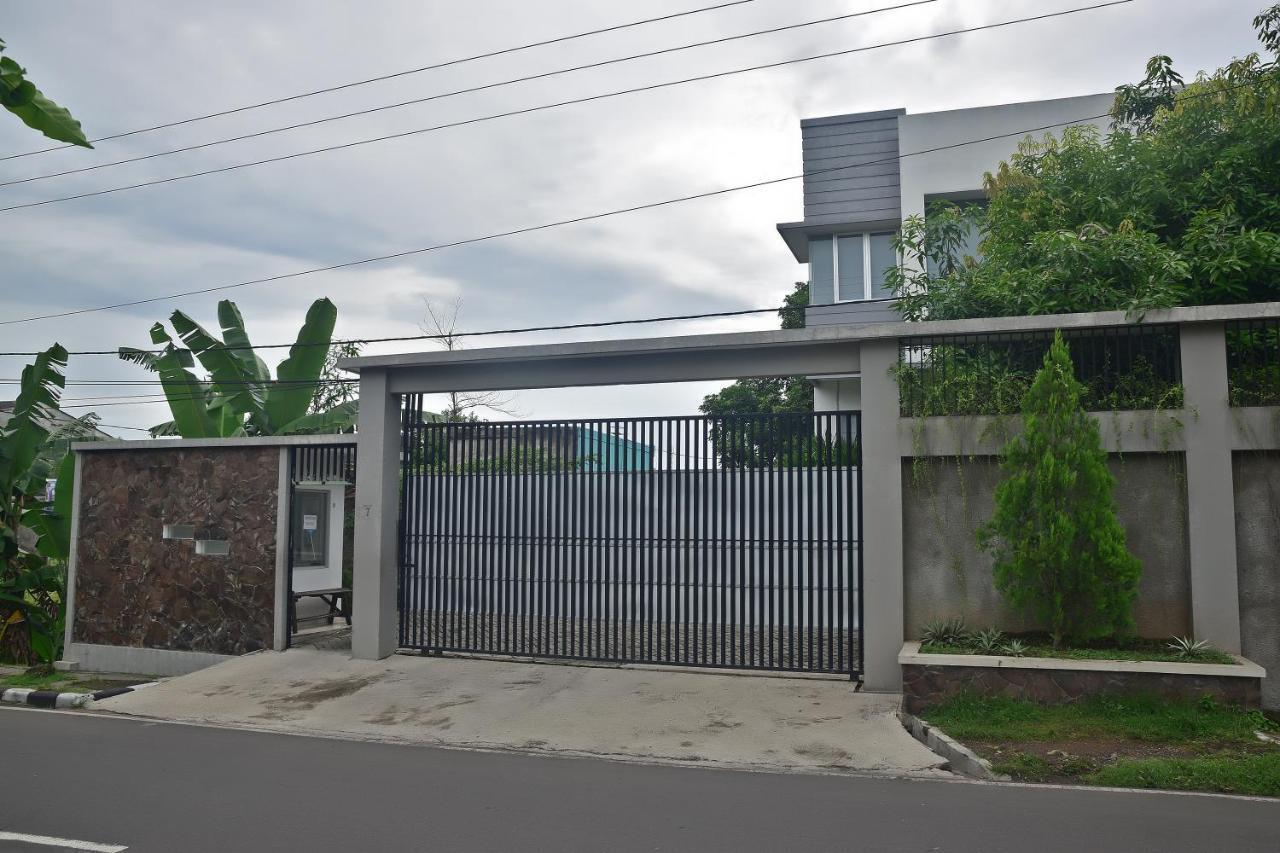 Footprints Xperience Hostel Mataram Bagian luar foto