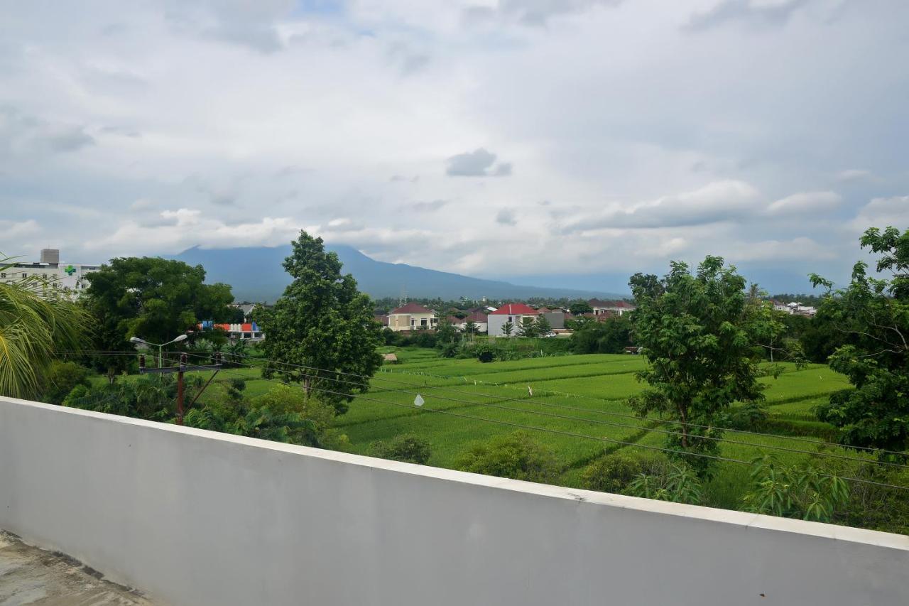 Footprints Xperience Hostel Mataram Bagian luar foto